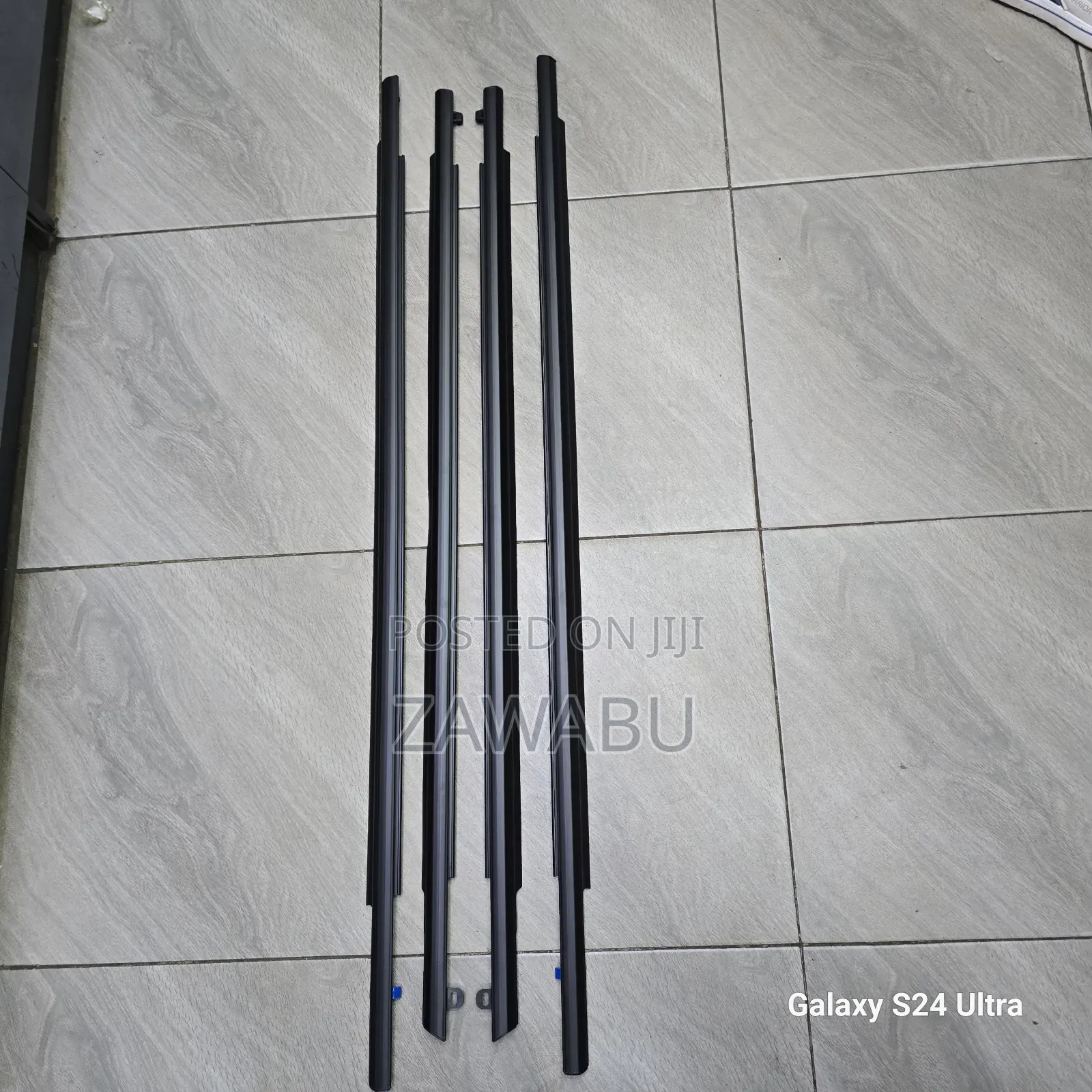 Weather Strips Noah/Voxy Zr70 07-12 Black