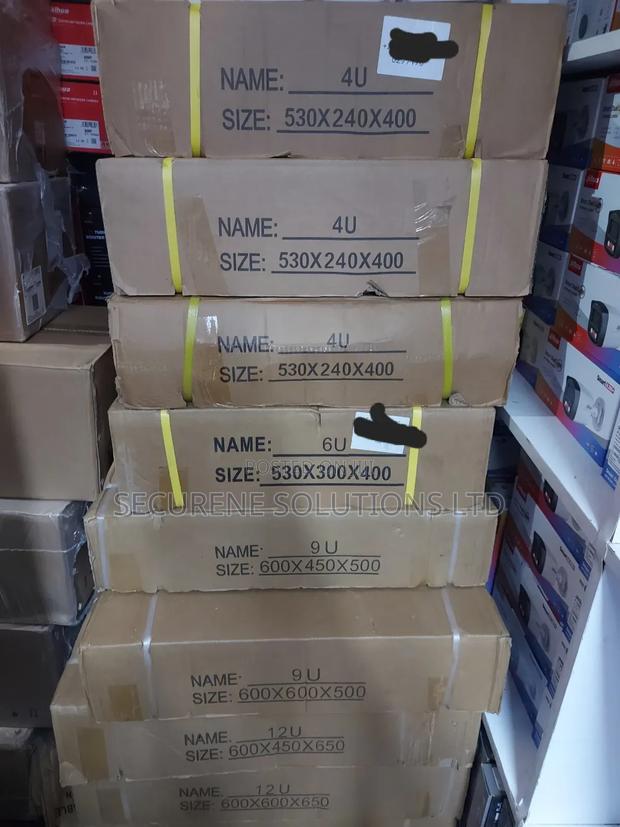 Toten 12u 600x600x650 Server Rack