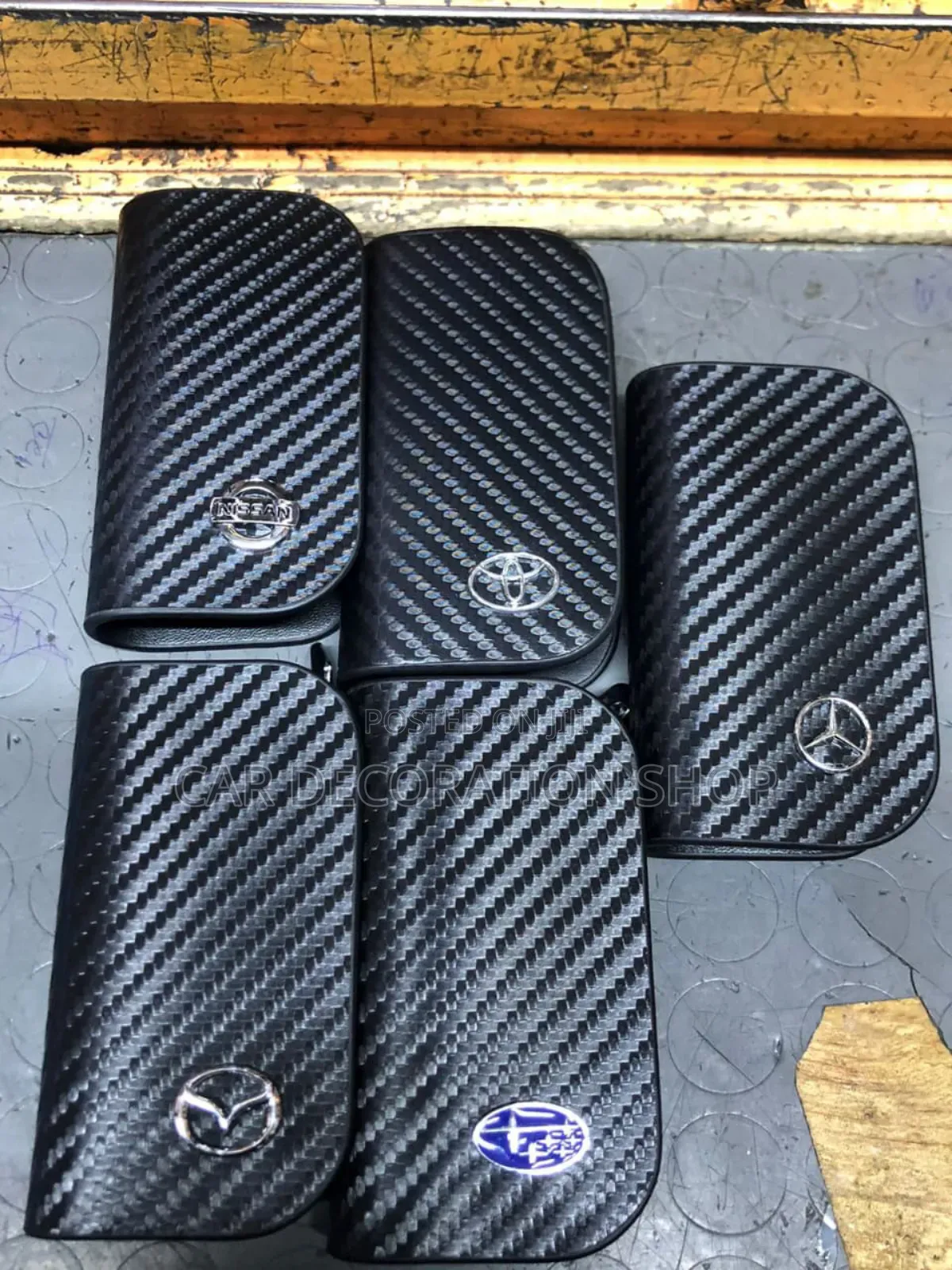 Carbon Finish Style Leather Car Key Pouch