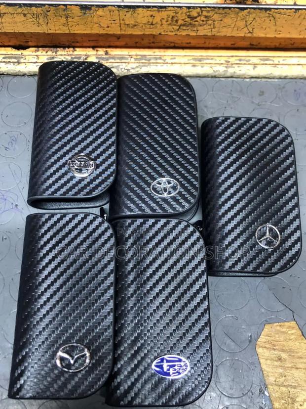 Carbon Finish Style Leather Car Key Pouch