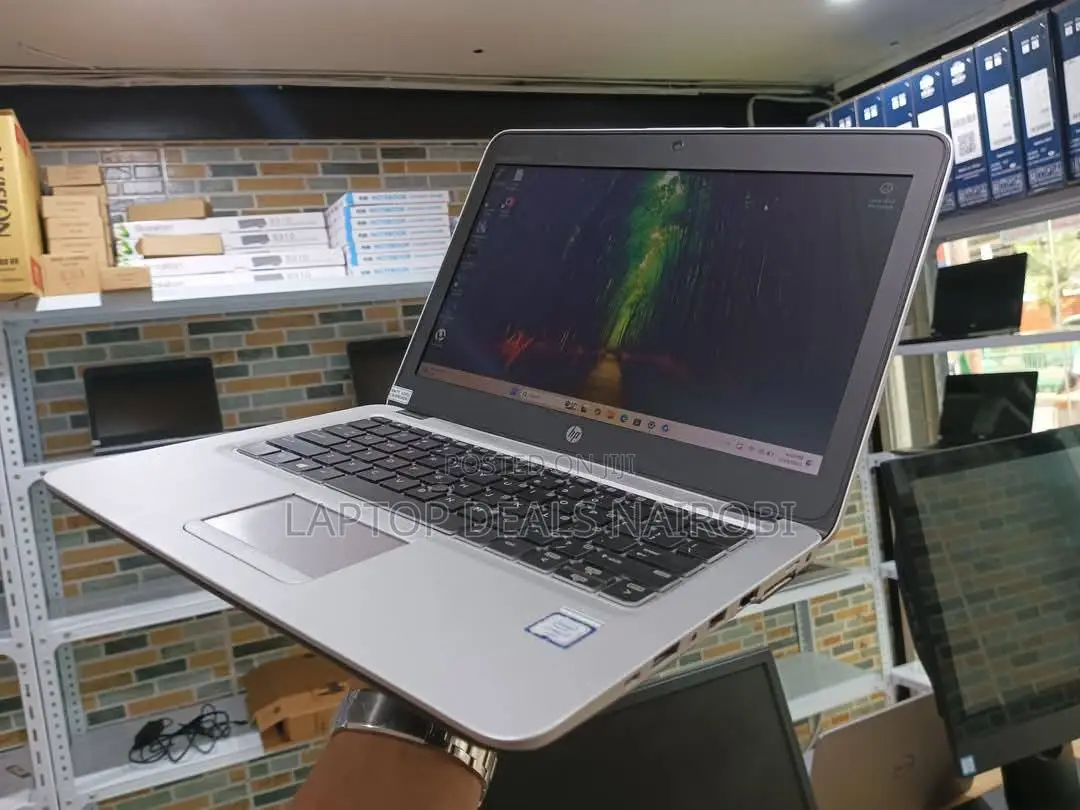 Laptop HP EliteBook 820 G3 8GB Intel Core I7 SSD 256GB