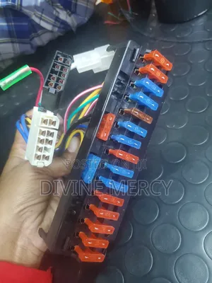 Fuse Box 15 Fuses