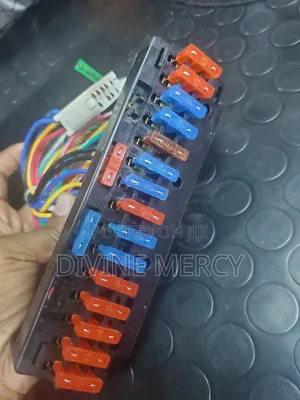 Fuse Box 15 Fuses