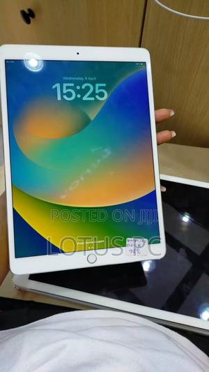 Apple iPad Pro 10.5 (2017) 512 GB Silver - thumbnail 2