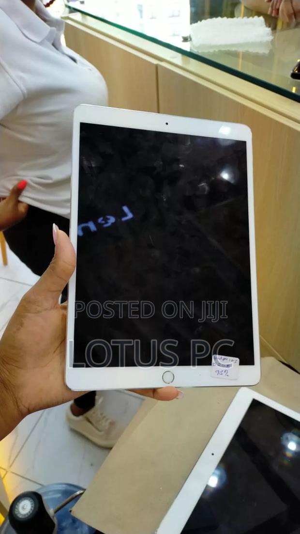 Apple iPad Pro 10.5 (2017) 512 GB Silver - thumbnail 4