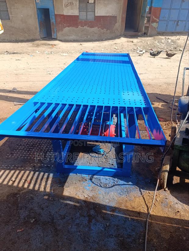 Vibrating Table - main view