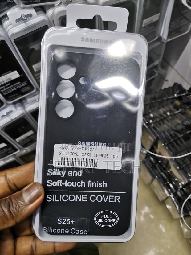 Cuzmigo Liquid Silicone Case for Samsung Galaxy S25 Plus - main view