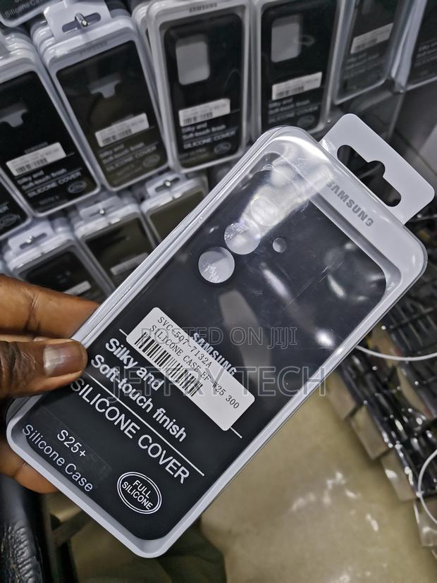 Cuzmigo Liquid Silicone Case for Samsung Galaxy S25 Plus - thumbnail 3