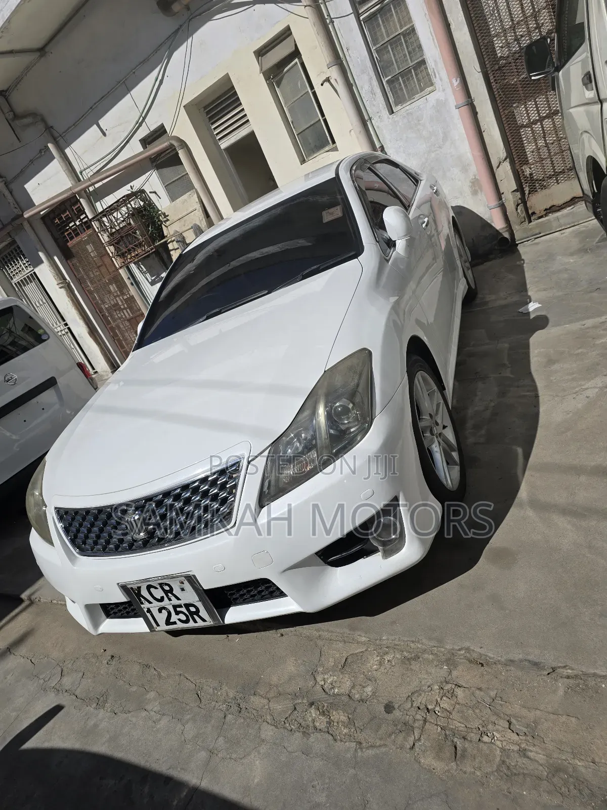 Toyota Crown 2012 White