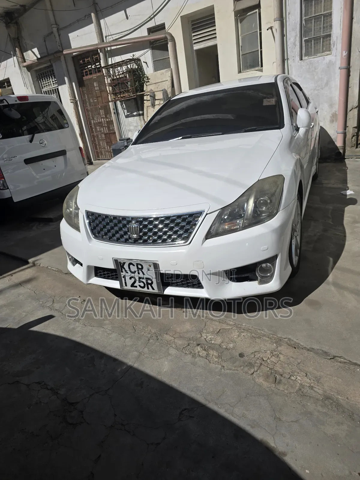 Toyota Crown 2012 White