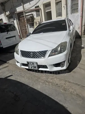 Toyota Crown 2012 White