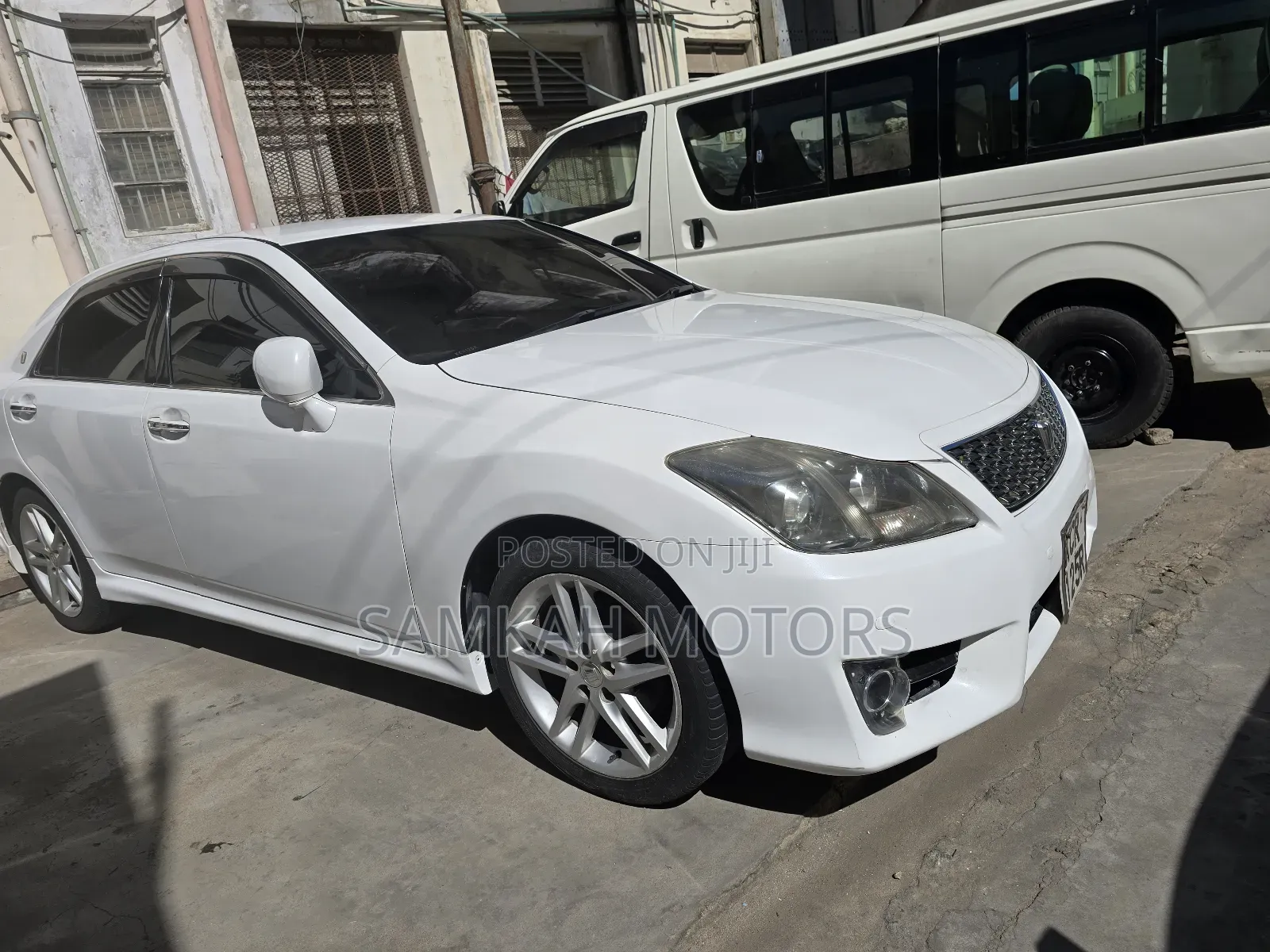 Toyota Crown 2012 White