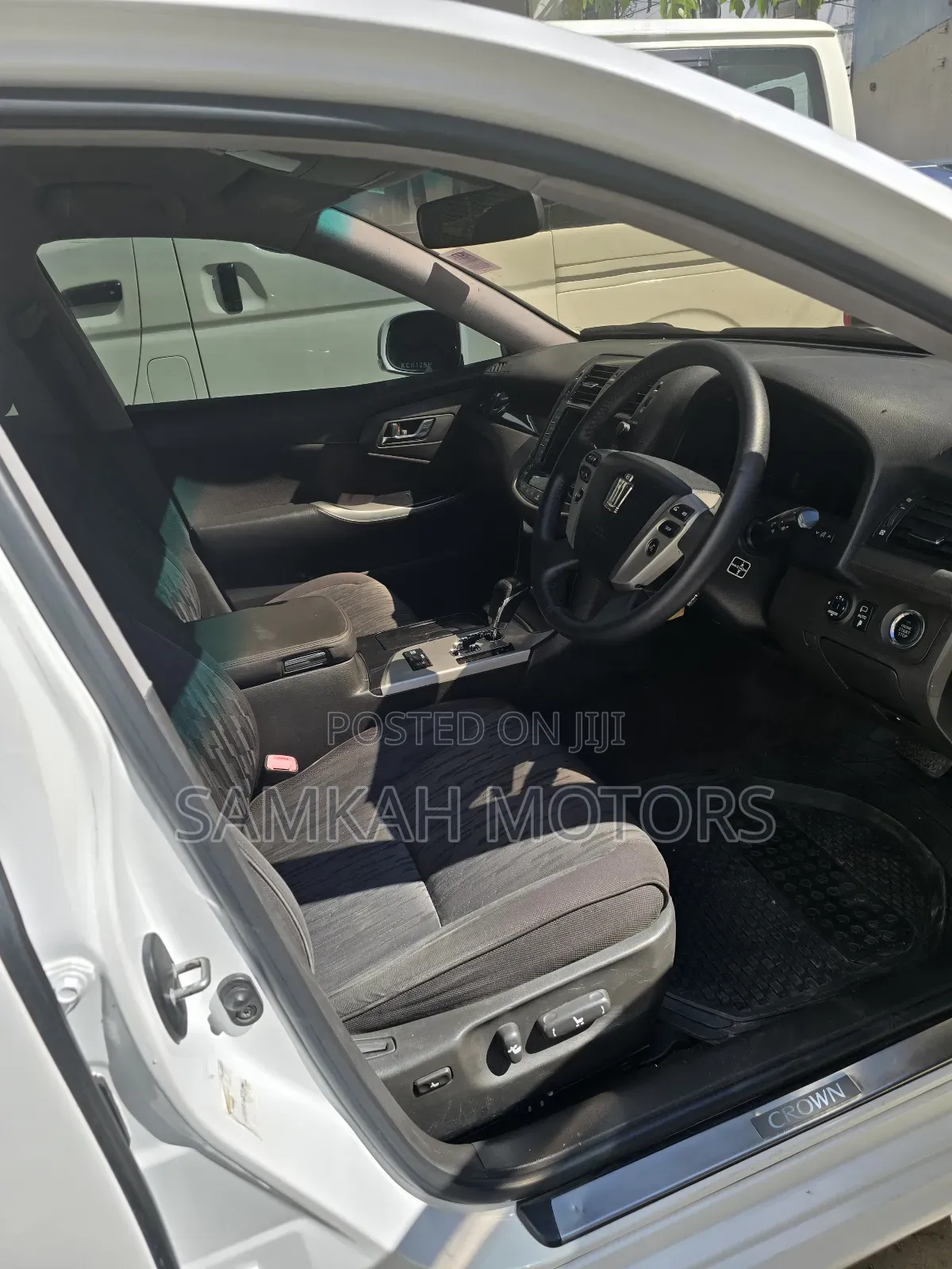 Toyota Crown 2012 White