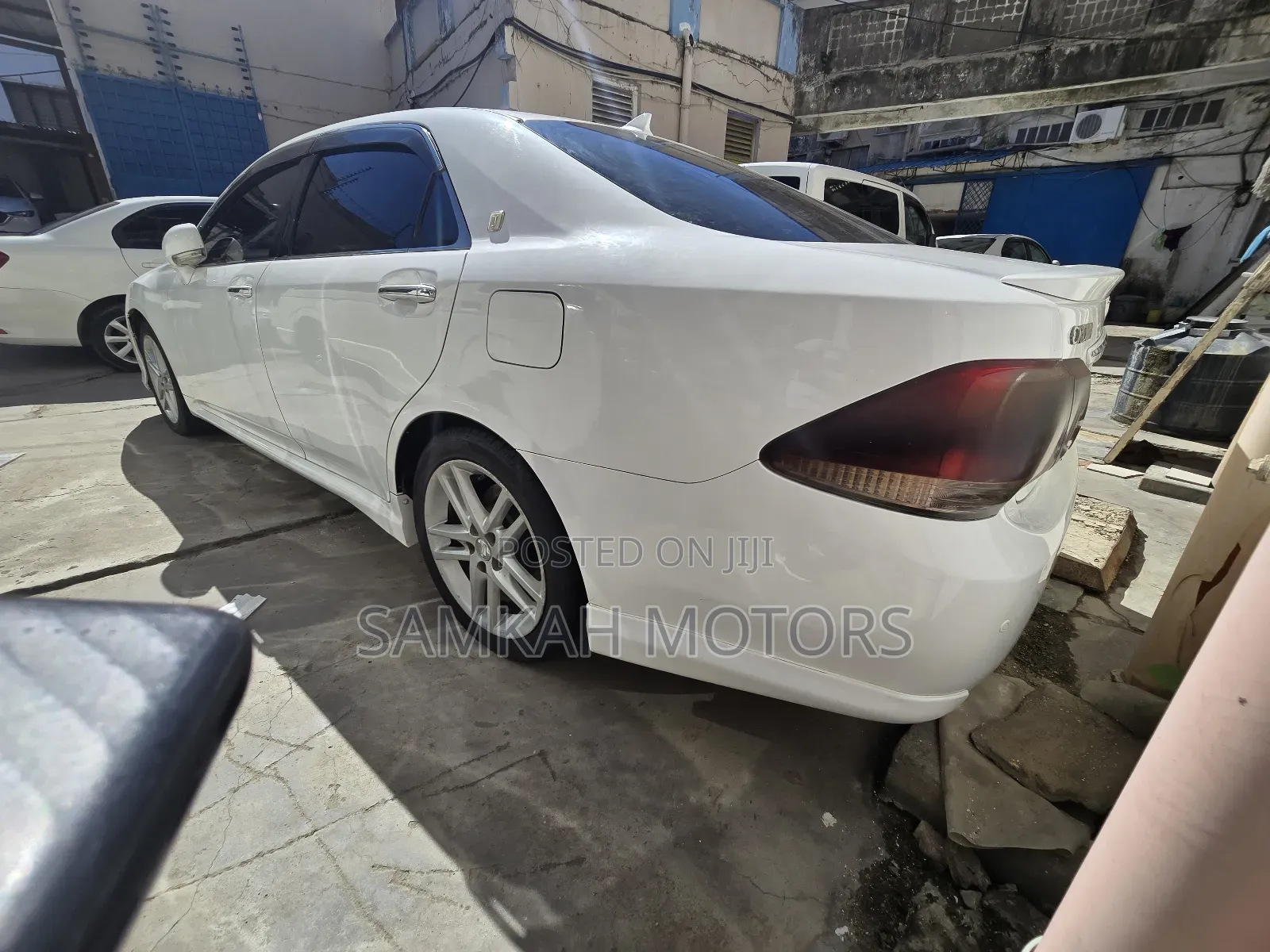 Toyota Crown 2012 White