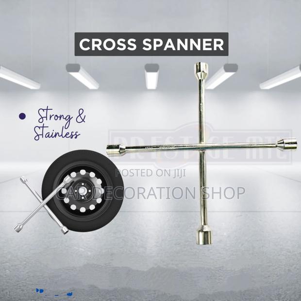 Puncture Tire Change Emergency Stainless Wheel Cross Panner - main view