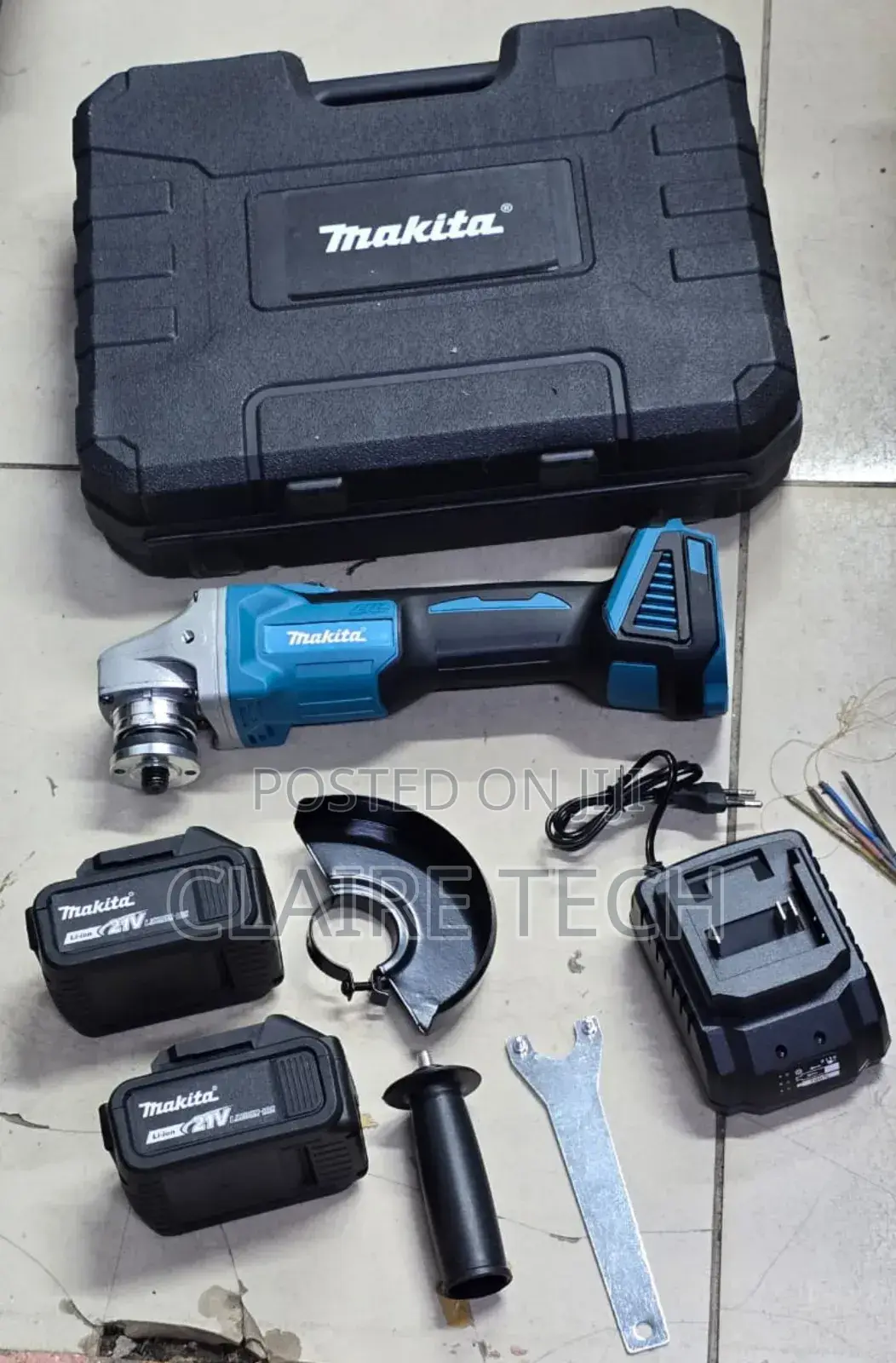 Makita Cordless Grinder, Two Batteries and One Charger