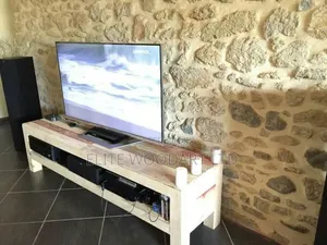 Modern Media Stand