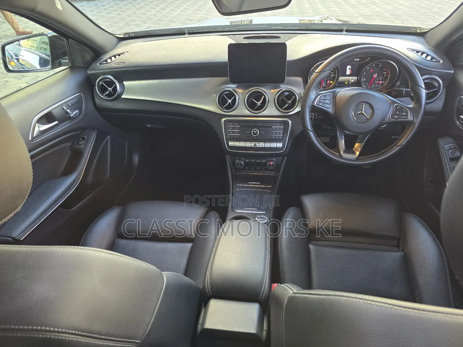 Mercedes-Benz GLA 250 2018 Blue