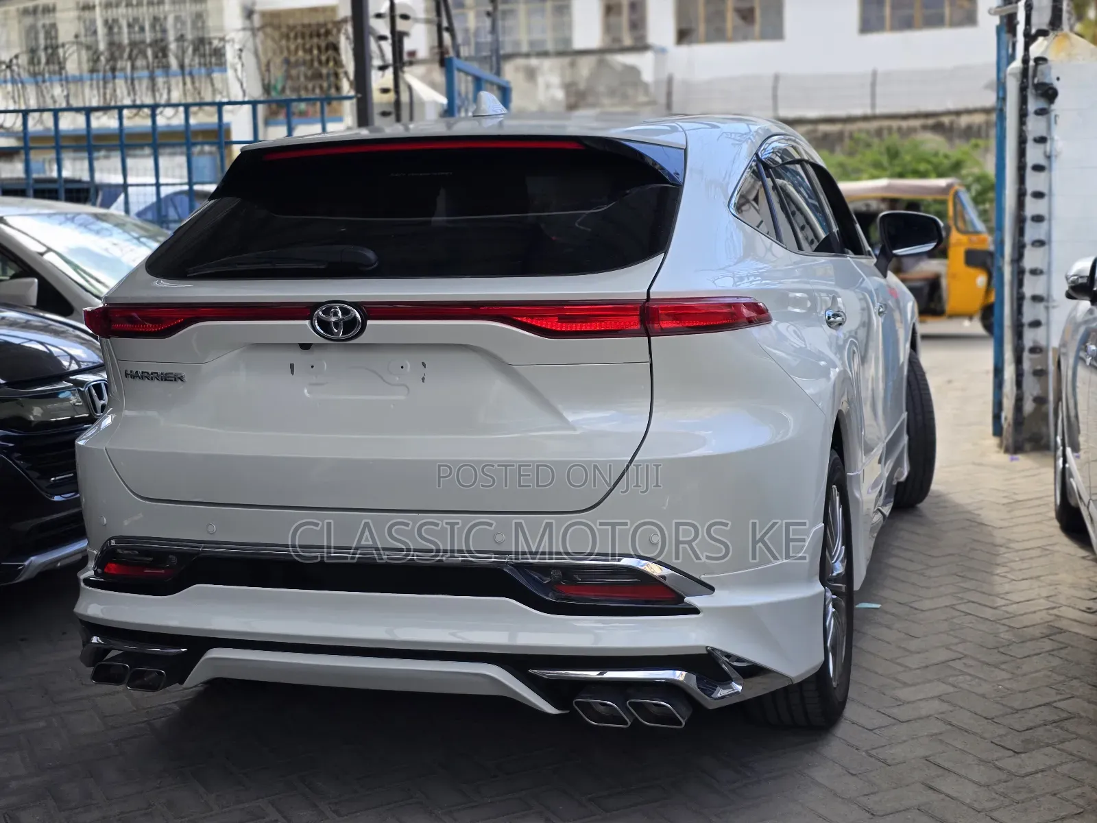 Toyota Harrier 2.0 2021 White