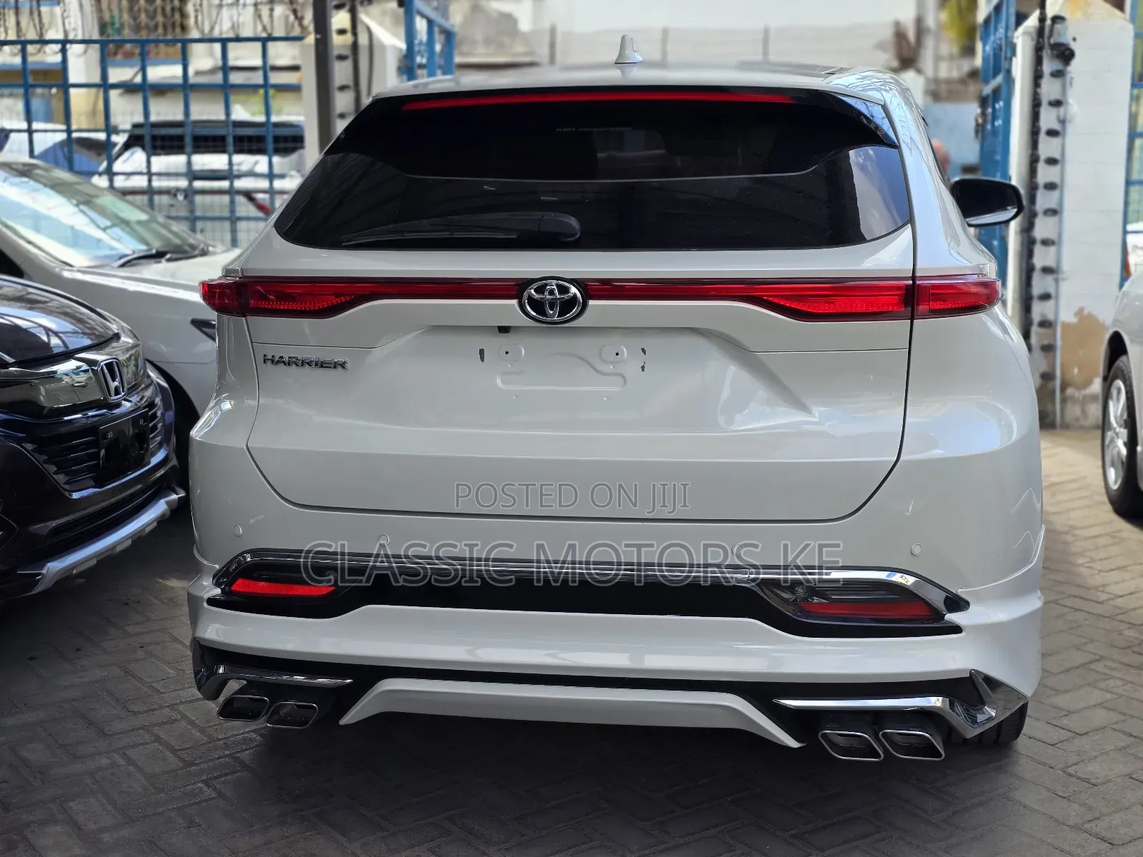 Toyota Harrier 2.0 2021 White