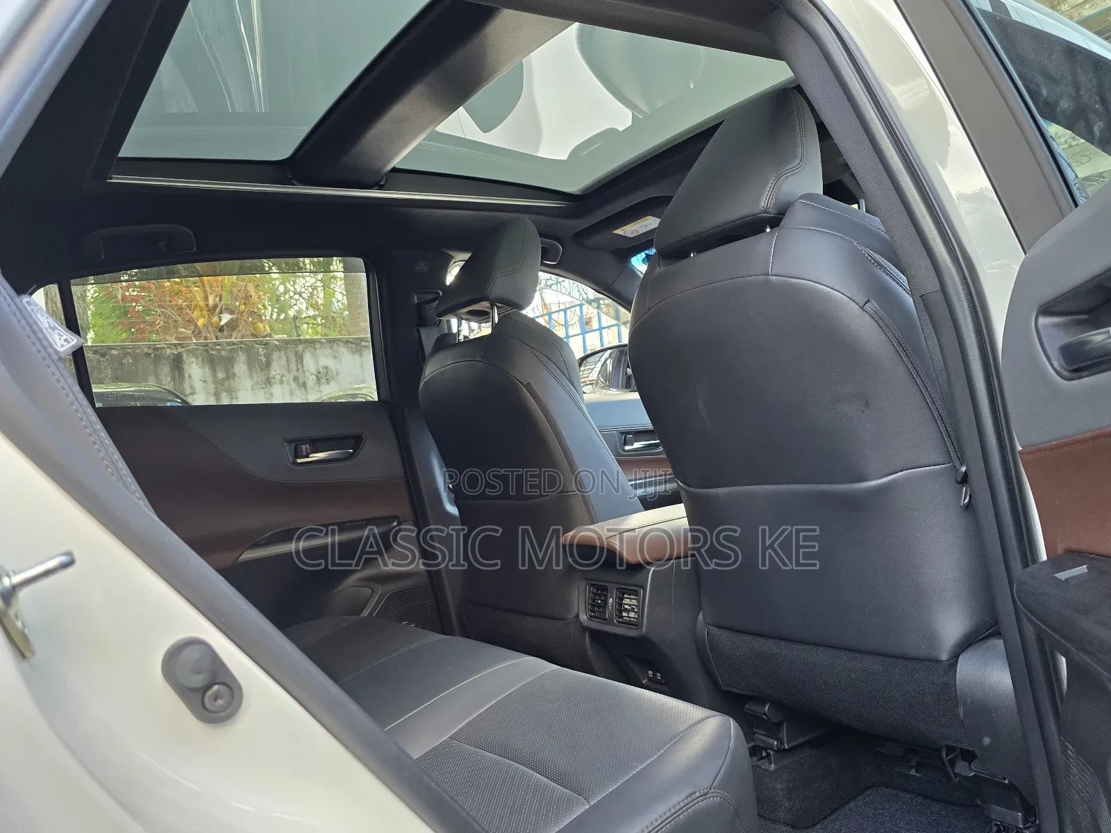 Toyota Harrier 2.0 2021 White