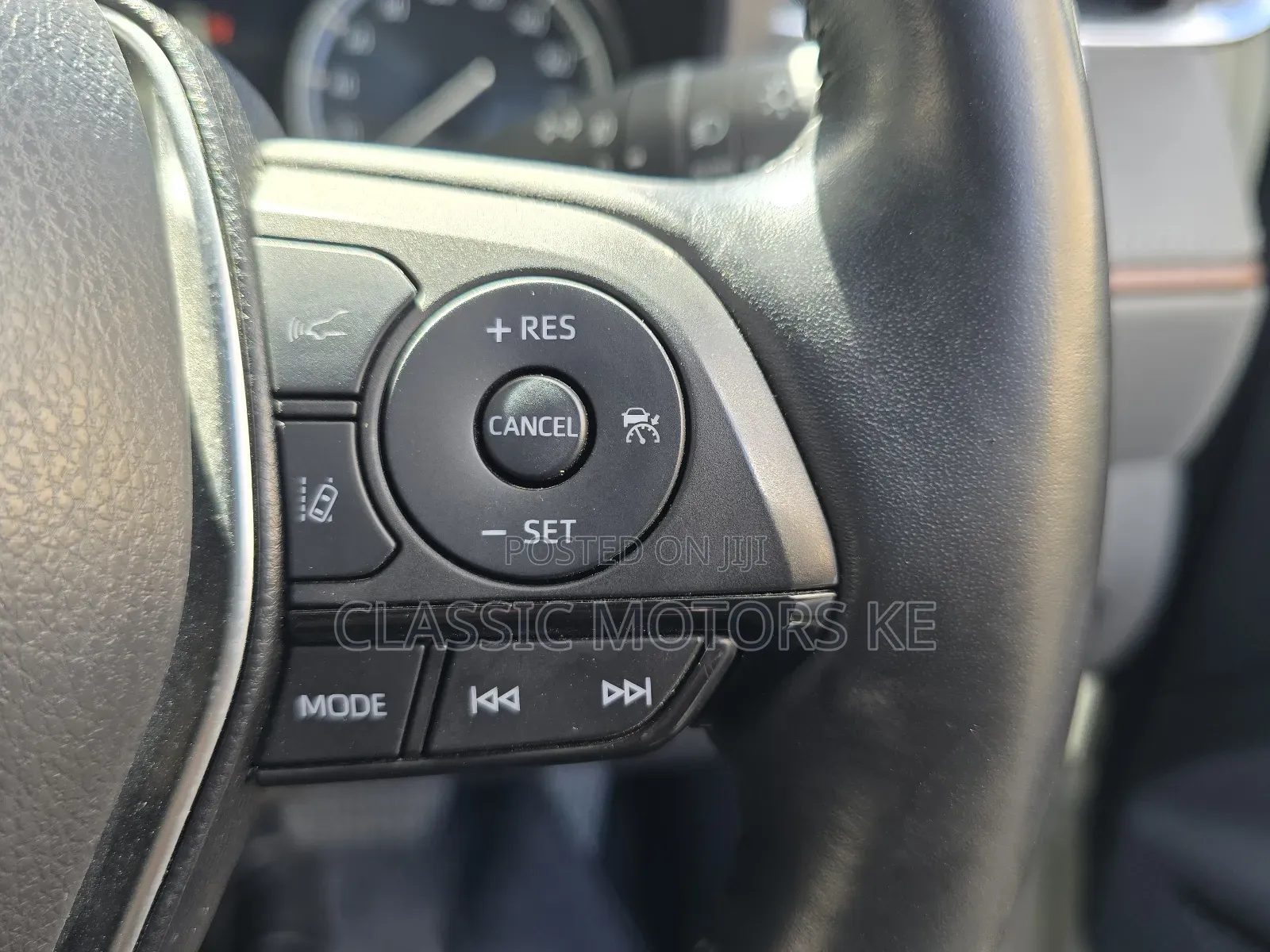 Toyota Harrier 2.0 2021 White