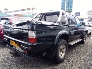 Mitsubishi L200 Single Cab 2.5 TD 4WD 2005 Black