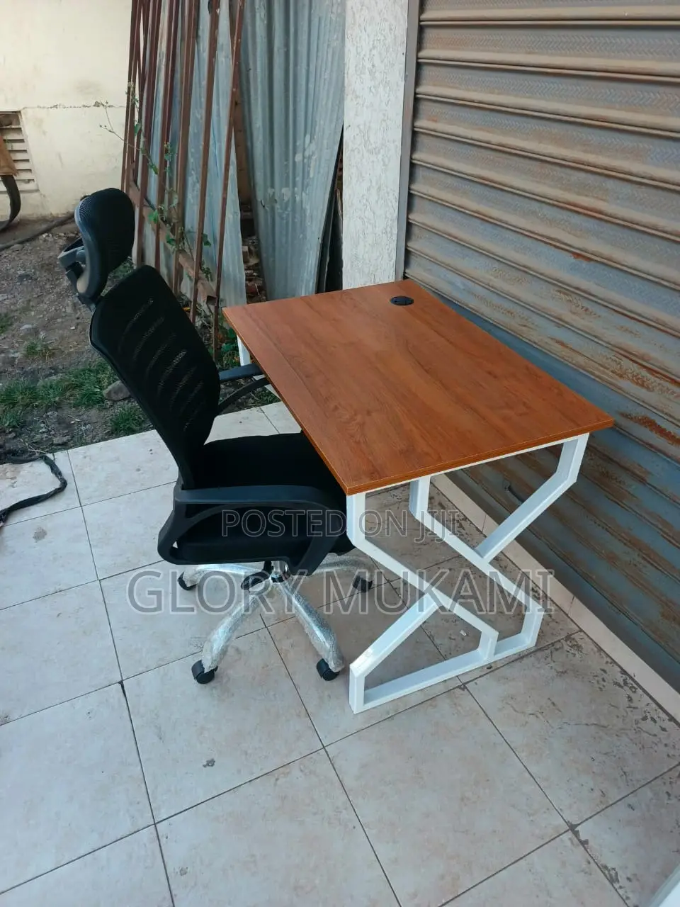 Office Desk Table With Office Chairs