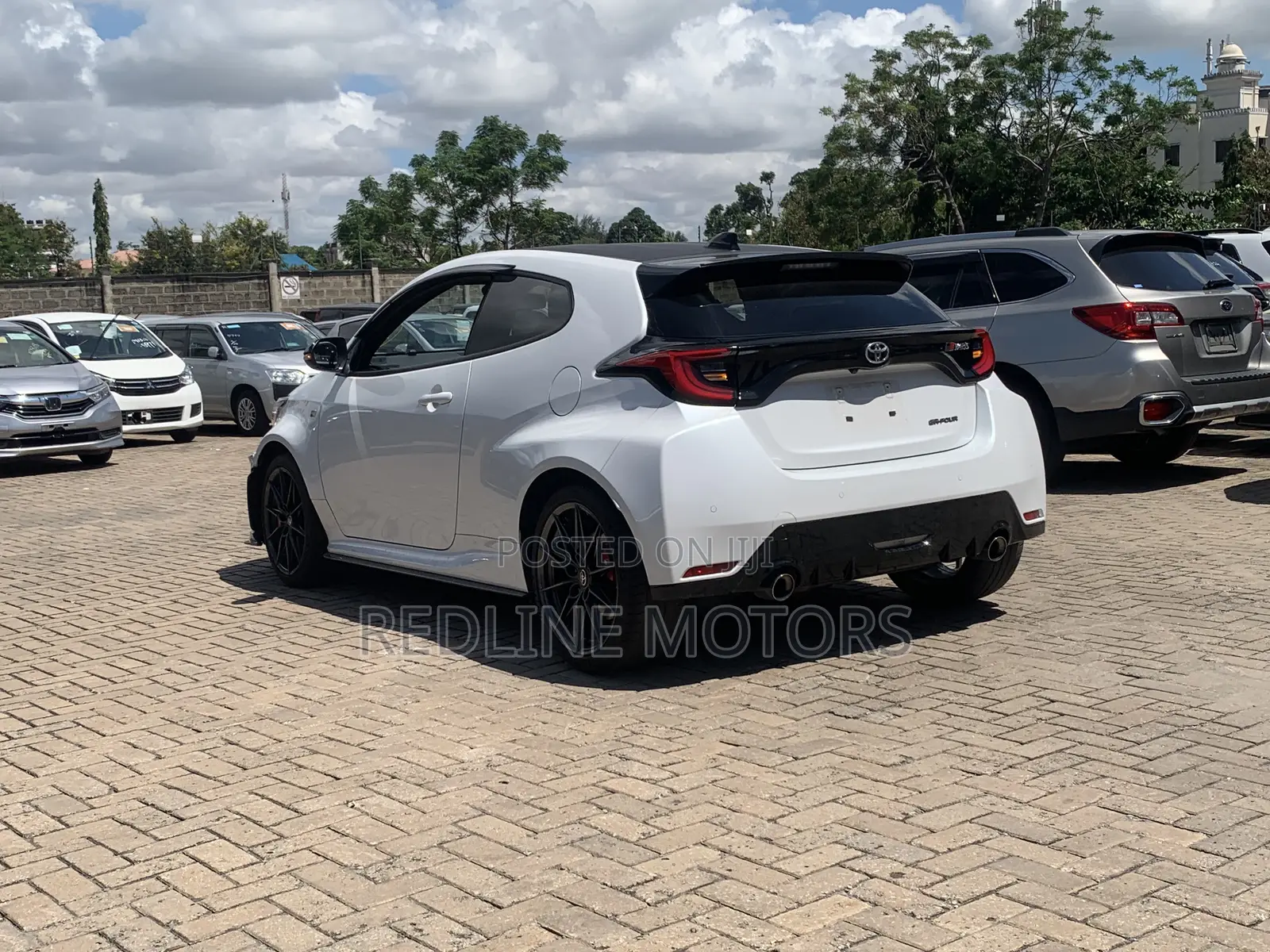 Toyota Yaris 2021 Pearl