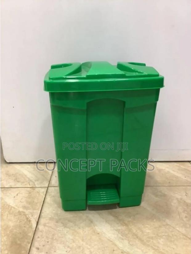 18 Litres Office Waste Pedal Bins. - thumbnail 2