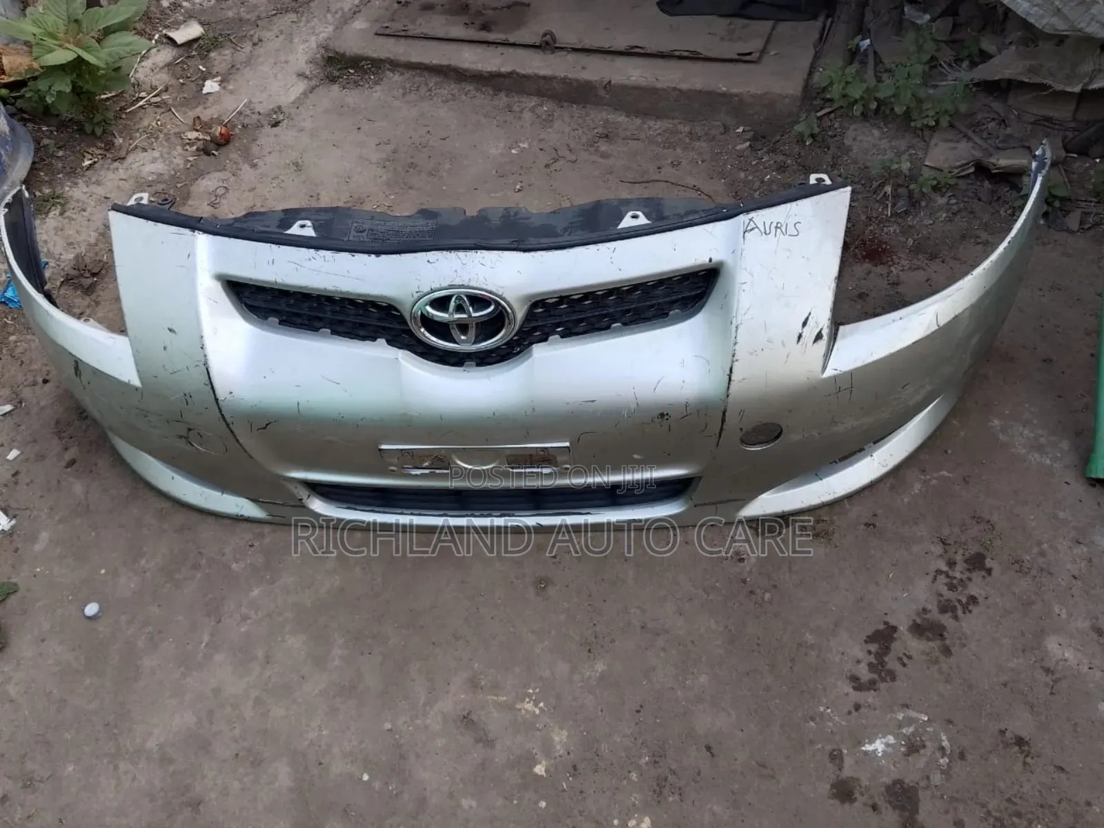 Front Bumper Auris 2007-2011