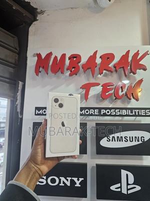 New Apple iPhone 13 256 GB White - main view