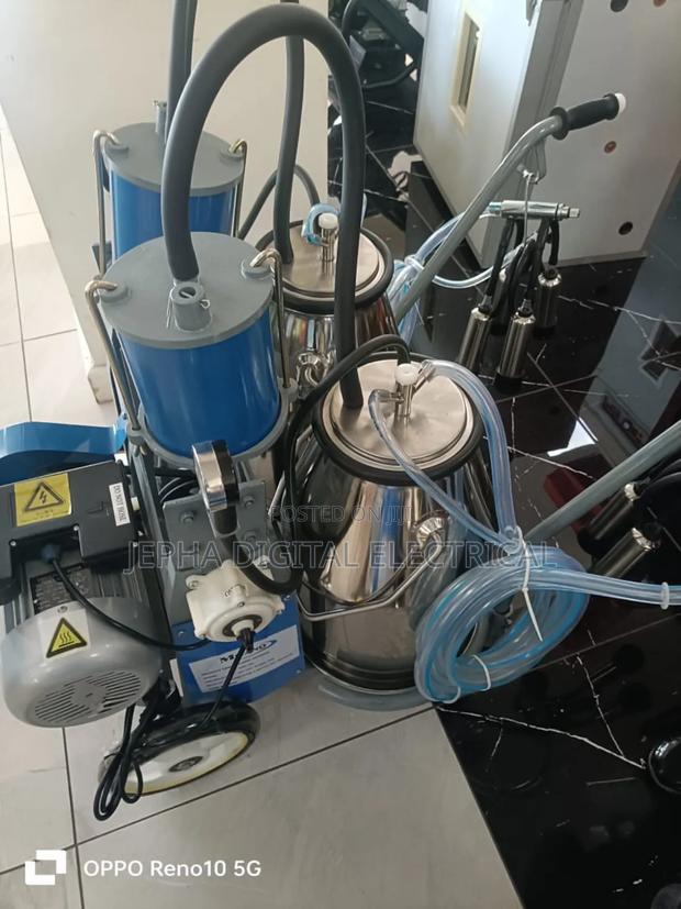 Milking Machine - thumbnail 2