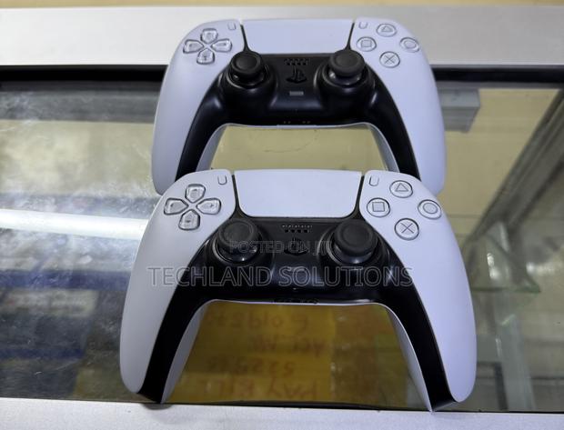 Nearly New Playstation 5 Controller - main view
