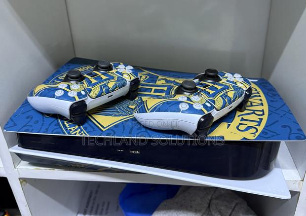 Neatly Used Playstation 5 Standard + 2 Pads - main view