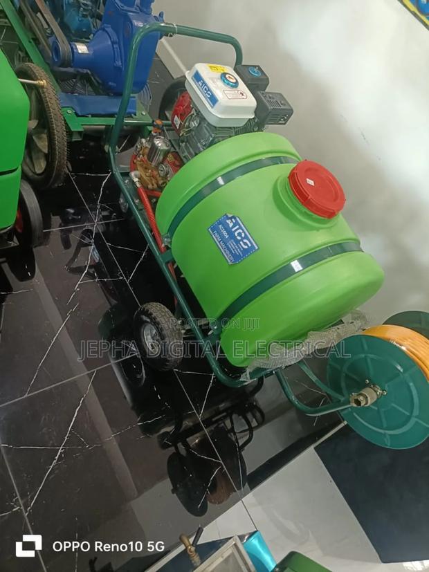 Boom Sprayer - main view