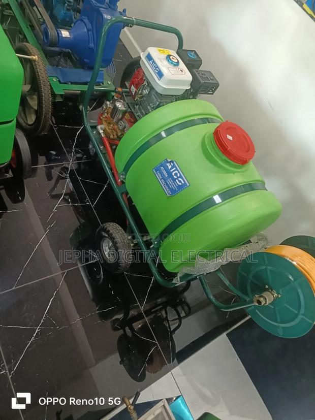 Boom Sprayer - thumbnail 3