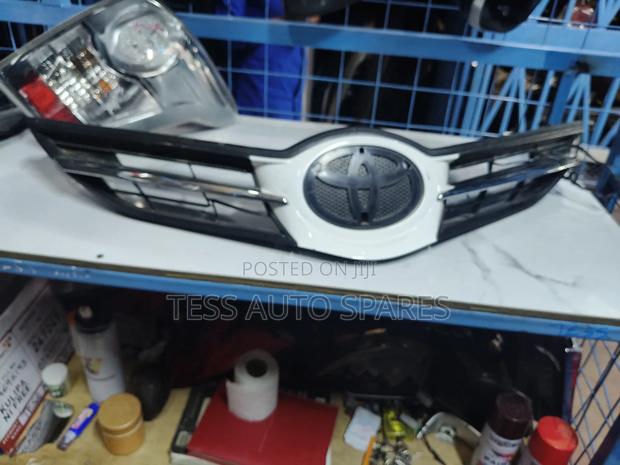 Toyota Auris 2012 Grille Available