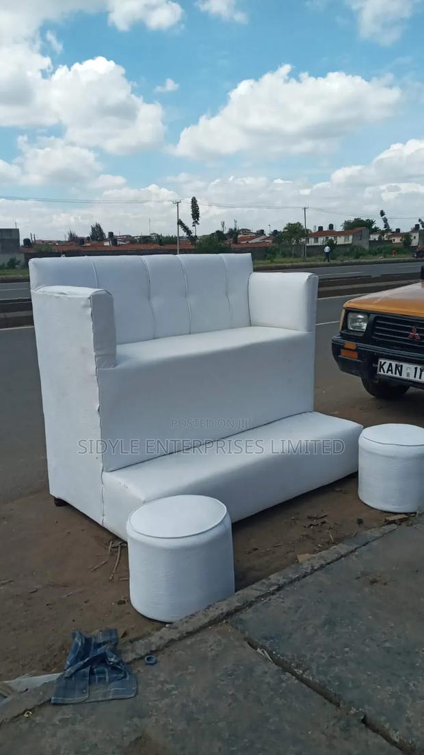 White Pedicure Chair With Armrest and 2 Puff - thumbnail 2