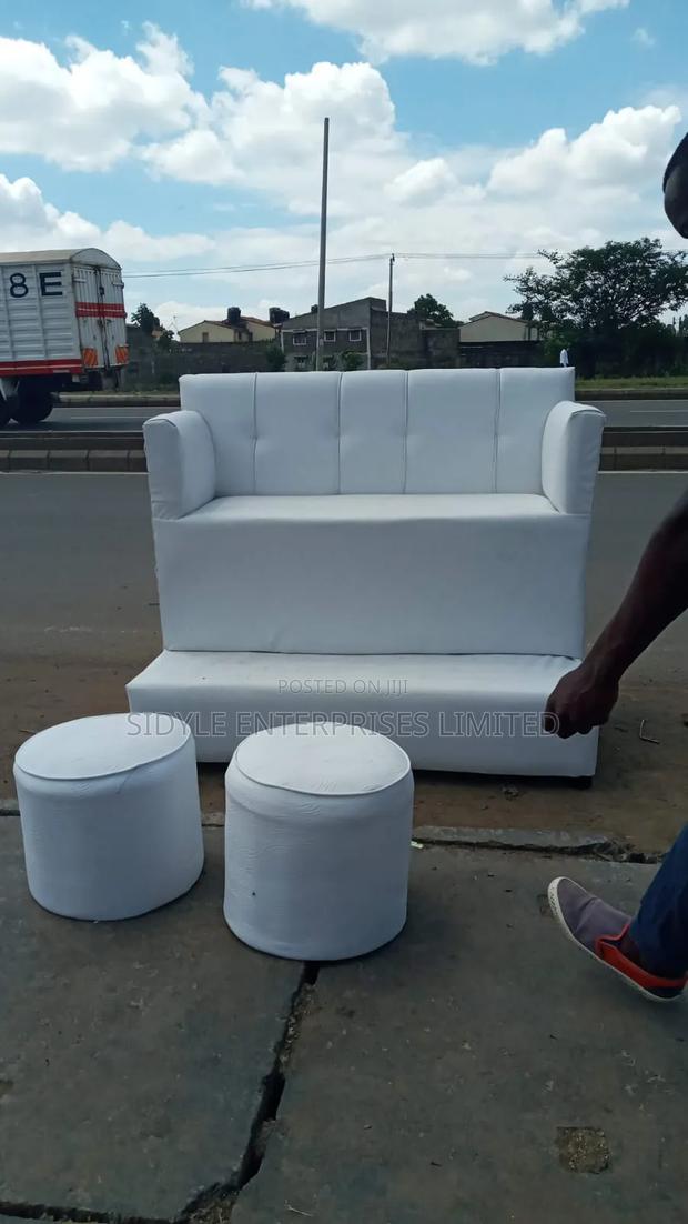 White Pedicure Chair With Armrest and 2 Puff - thumbnail 3