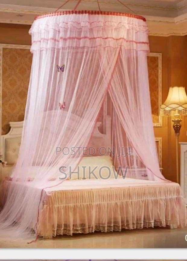 Queen Size Round Mosquito Net 4×6 Pink