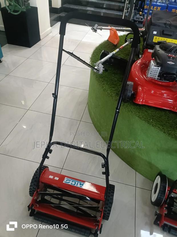 Manual Lawn Mower - thumbnail 2