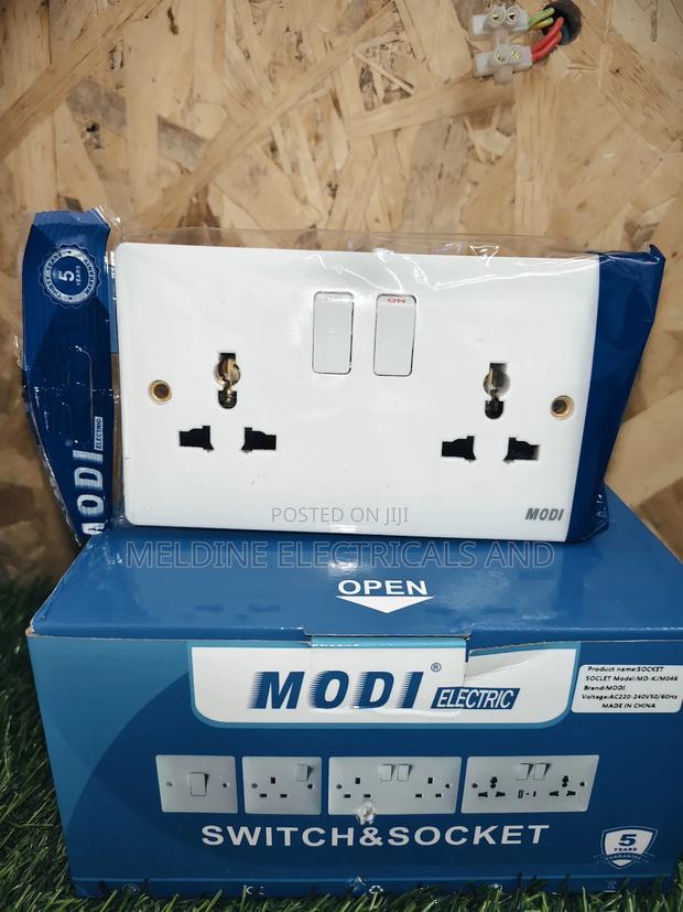 Universal Twin Socket 13a