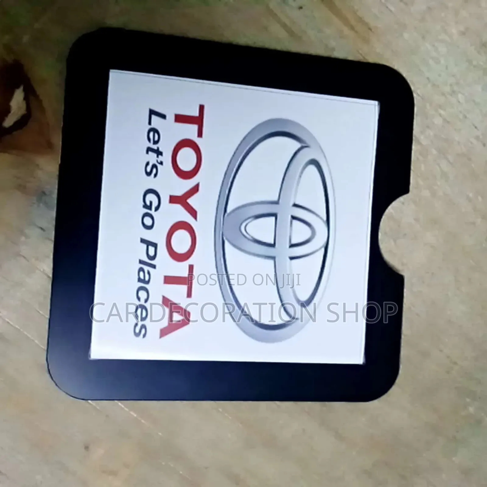 Black Toyota Insurance Digital a Windscreen Mount
