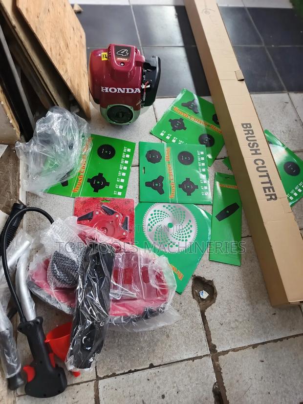 Honda Brush Cutter 4 Stroke With 8 Blades - main view