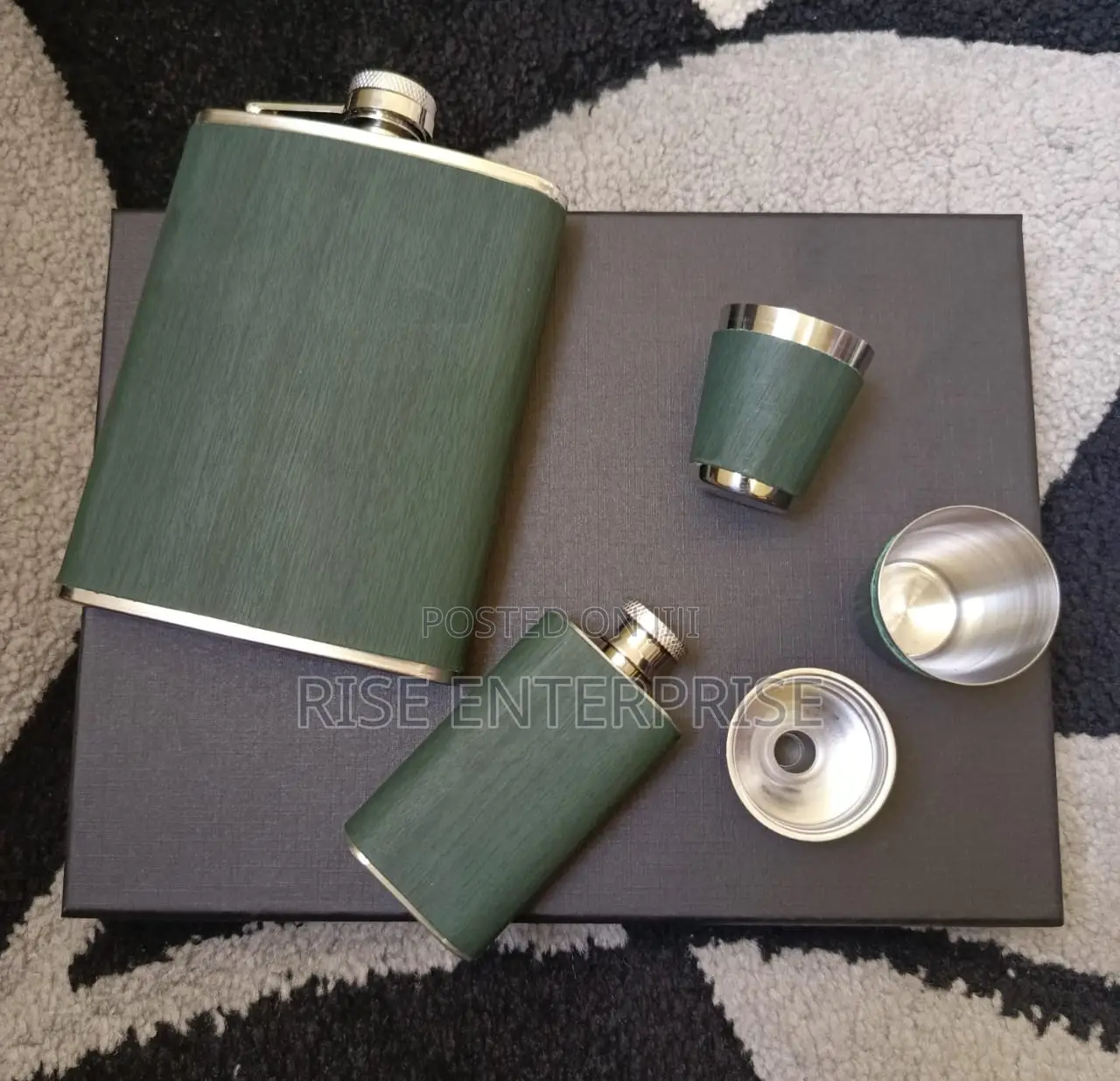 Green Leather-Covered Whiskey Flasks Gift Set