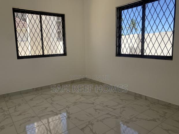 3bdrm Bungalow in Bamburi for sale - thumbnail 16