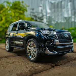 Toyota Prado Tx Metalic Model Car