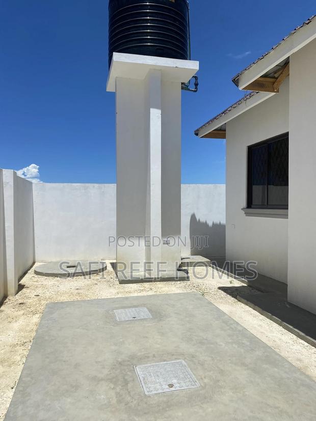 3bdrm Bungalow in Bamburi for sale - thumbnail 3