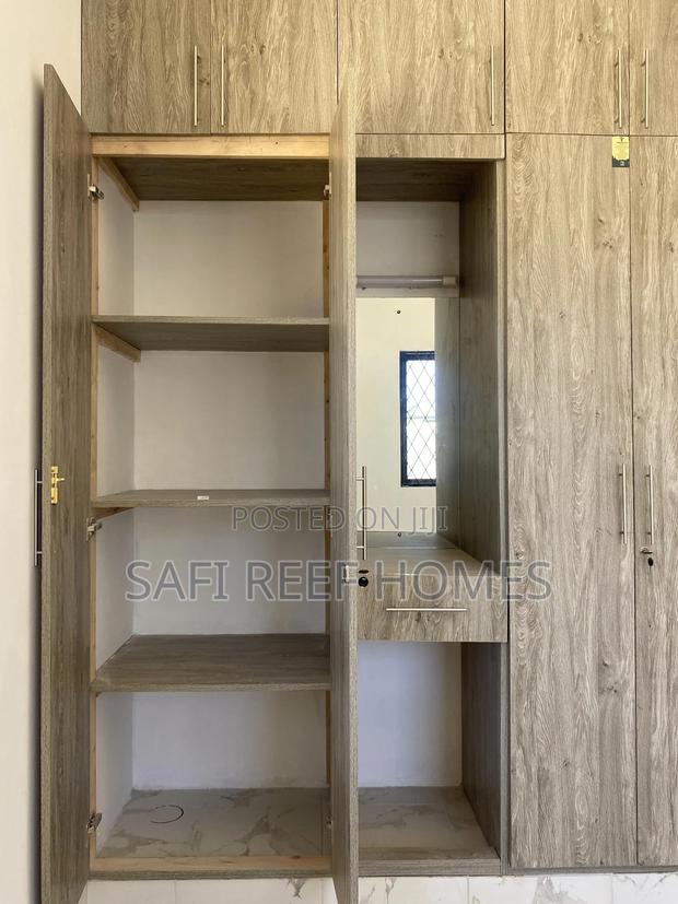 3bdrm Bungalow in Bamburi for sale - thumbnail 13